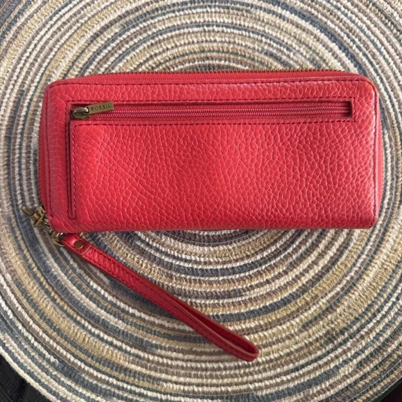 Fossil Sydney Tab Wallet, Claret Red One Size gently used genuine leather clutch - Picture 6 of 6